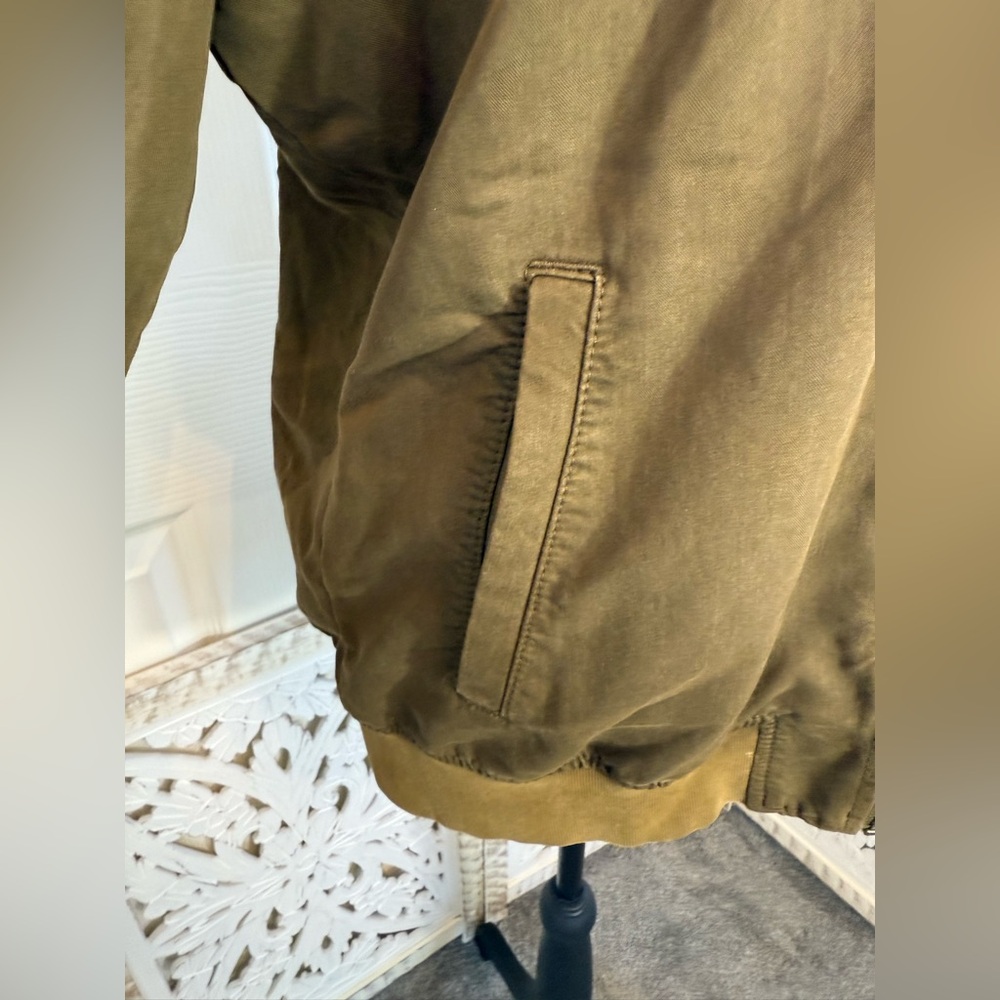 Hinge Olive Bomber Jacket. Women’s Size Small. - Picture 7 of 8